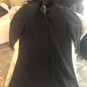 Jones New York vintage WOOL petite dress w velvet buttons and neck.